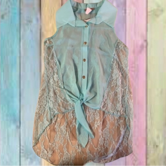 Body Central Tops - Body Central Mint Green Sheer Back Lace Button Up Tie Top NWT